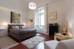 Old Bridge: historical and chic apartment